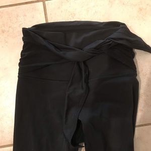 Lululemon leggings with tie